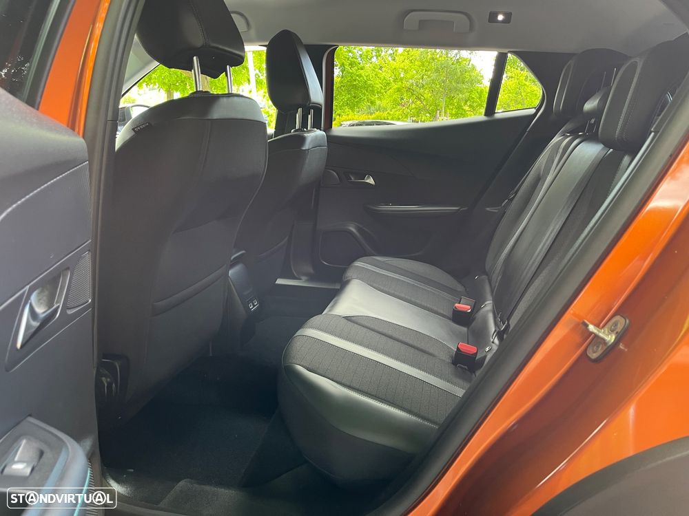 Peugeot 2008 PureTech 130 EAT8 Allure Pack - 19