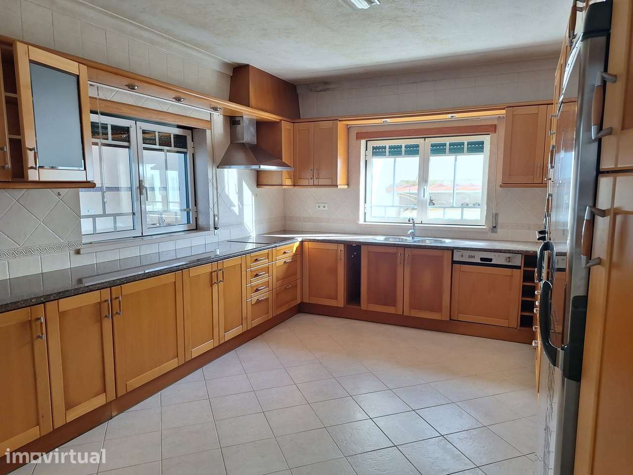 Moradia T4+2 em Alfeizerão - 382m2, 4wc, garagem, jardim - Grande imagem: 3/27