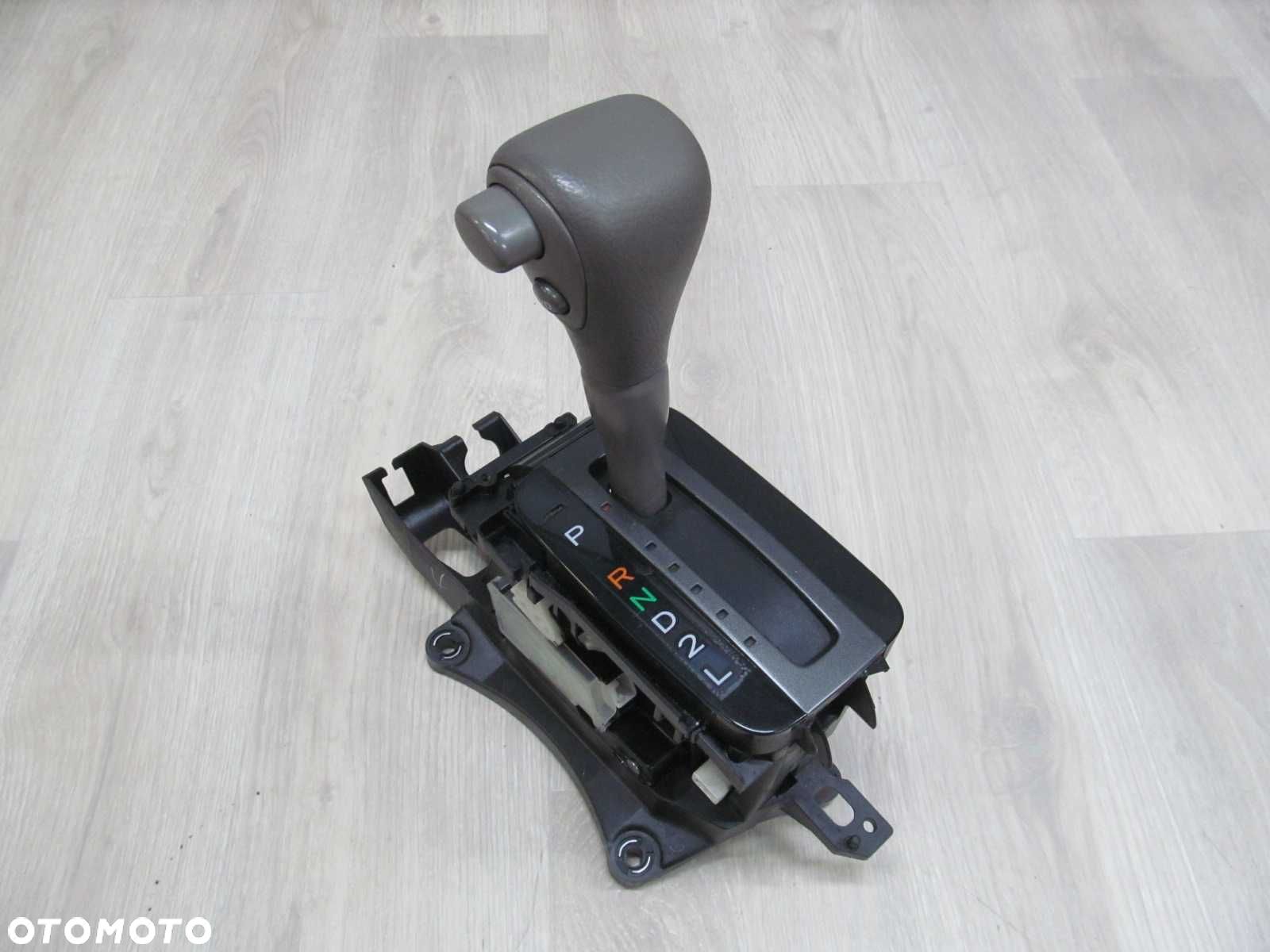 TOYOTA CAMRY VI 01-06 LEWAREK WYBIERAK AUTOMAT - 1