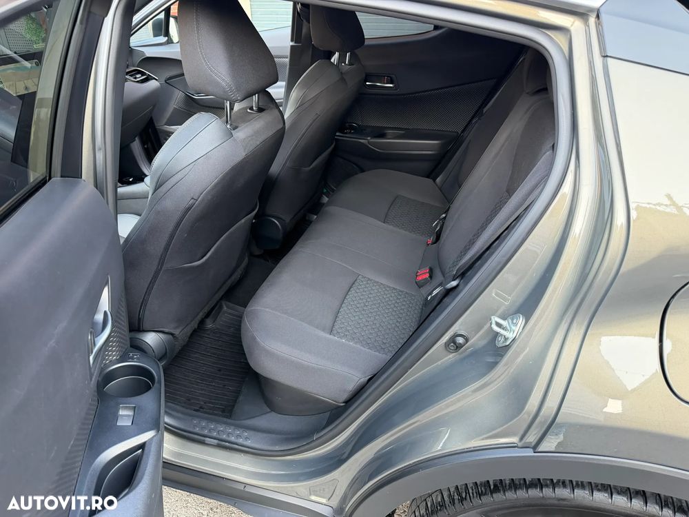 Toyota C-HR 2.0 HEV 180 CP 4x2 CVT Dynamic - 4