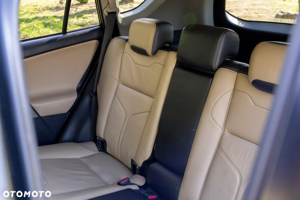 Toyota RAV4 - 13