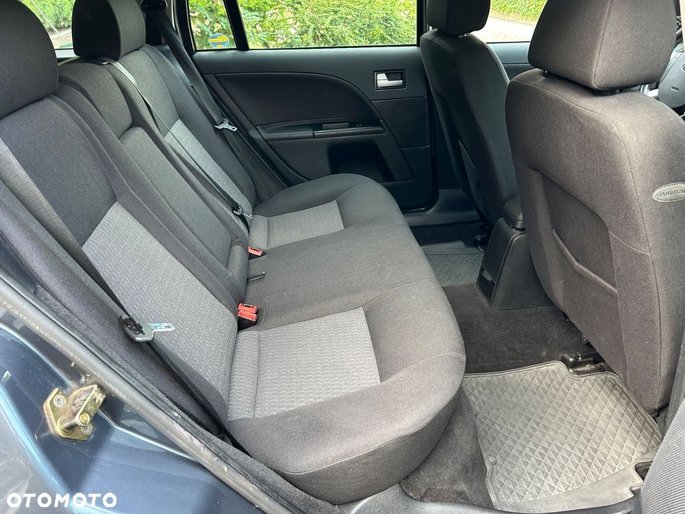 Ford Mondeo 2.0 Trend - 32
