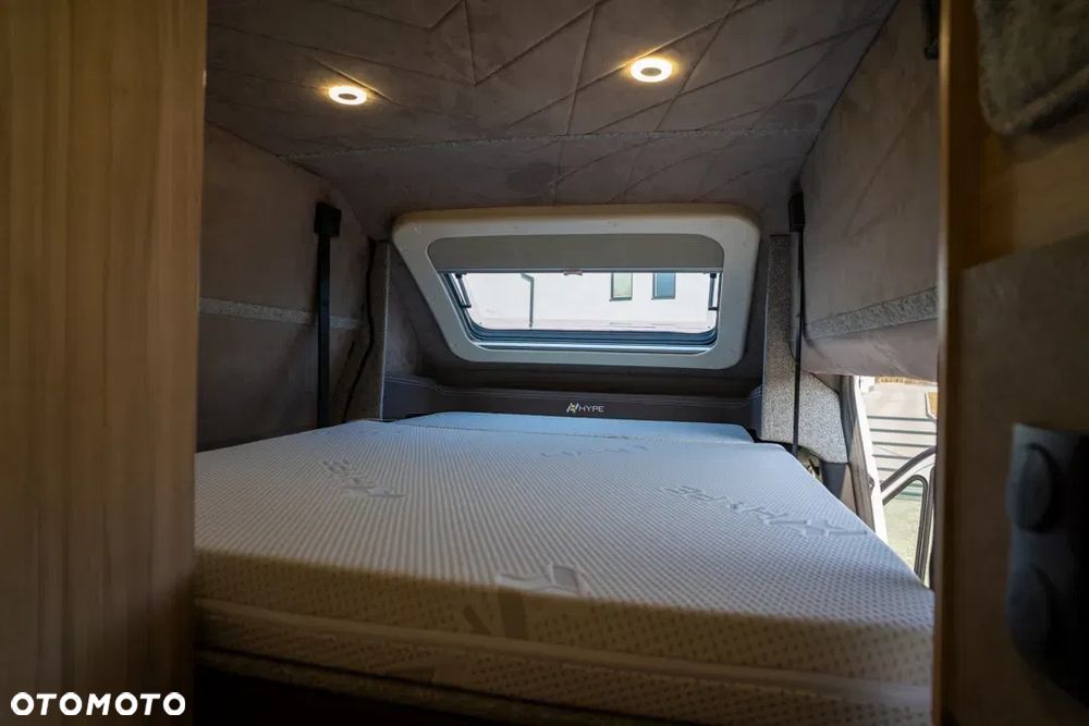 Mercedes-Benz Kamper Van Hype 700CVM - 37