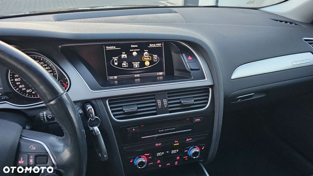 Audi A4 Avant 2.0 TDI DPF clean diesel quattro S tronic S line Sportpaket - 27