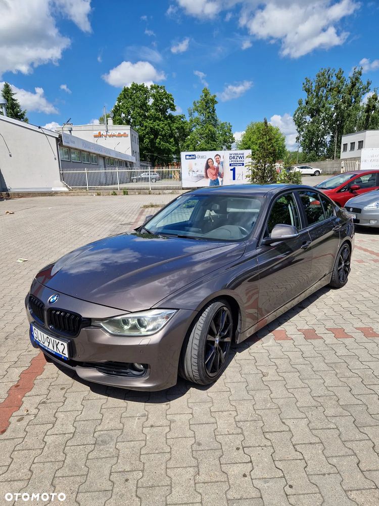 BMW Seria 3 318d - 10