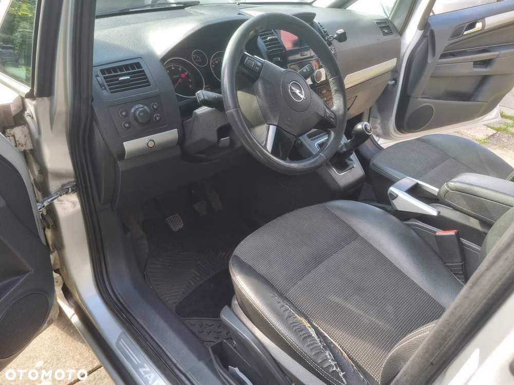 Opel Zafira 1.8 Cosmo - 12