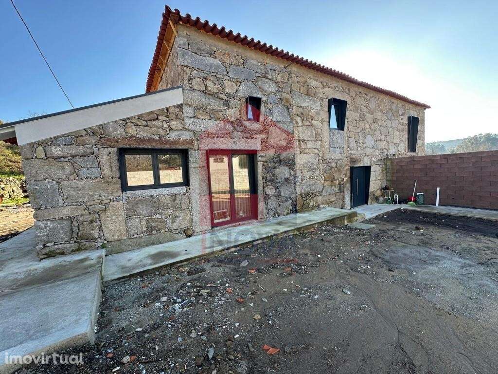 Moradia em pedra, Lanhas - Grande imagem: 2/39