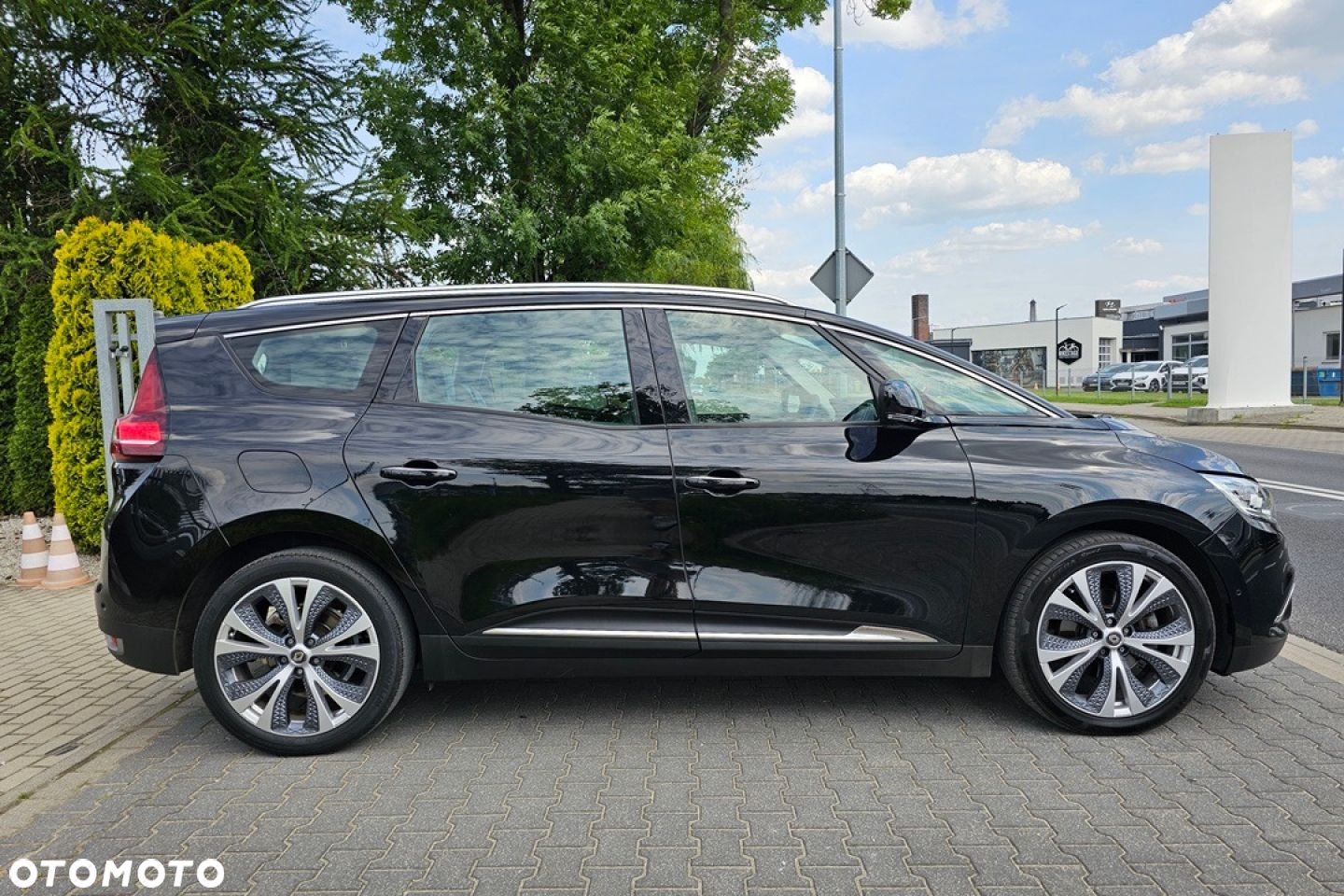 Renault Grand Scenic - 4