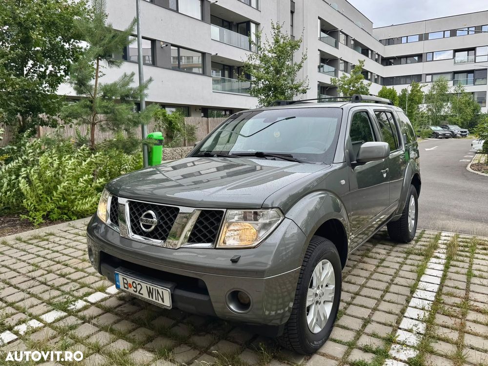 Nissan Pathfinder - 2