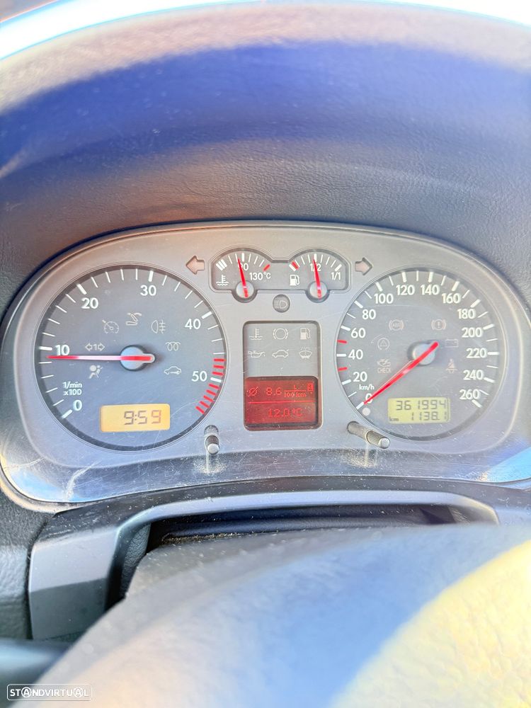 VW Golf 1.9 TDi Highline - 14