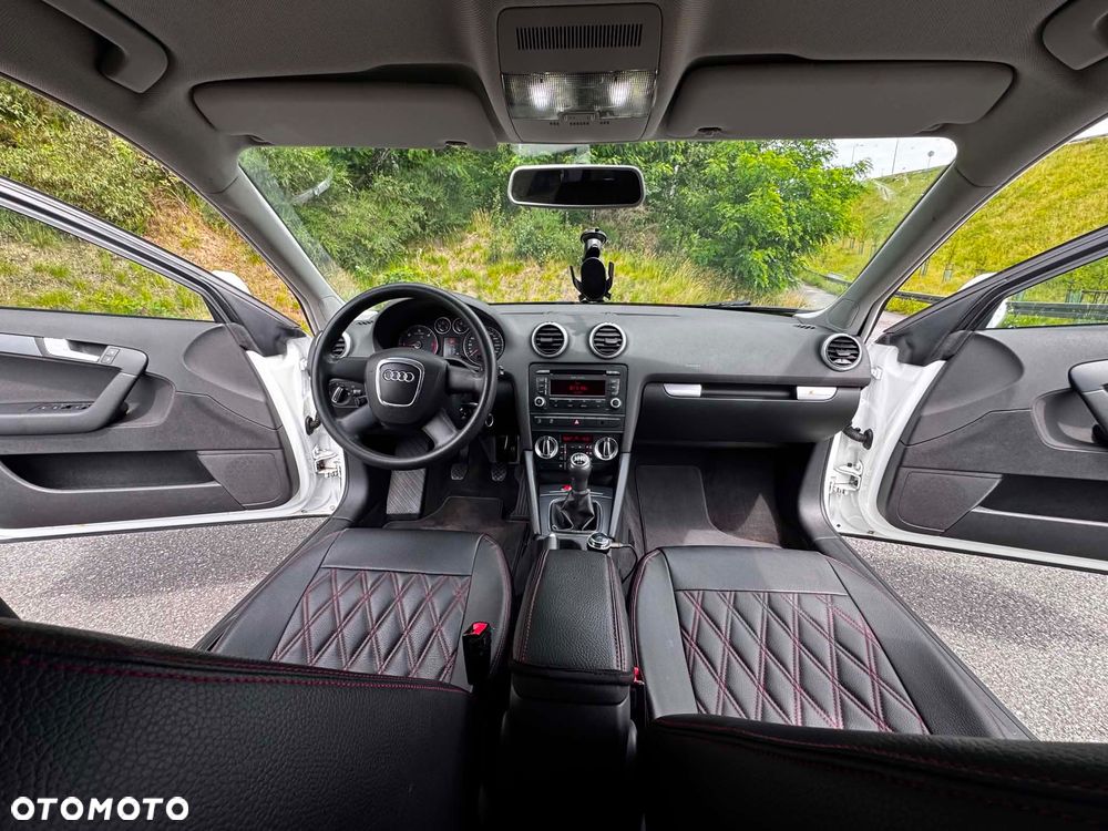 Audi A3 Sportback 1.6 TDI Attraction - 12