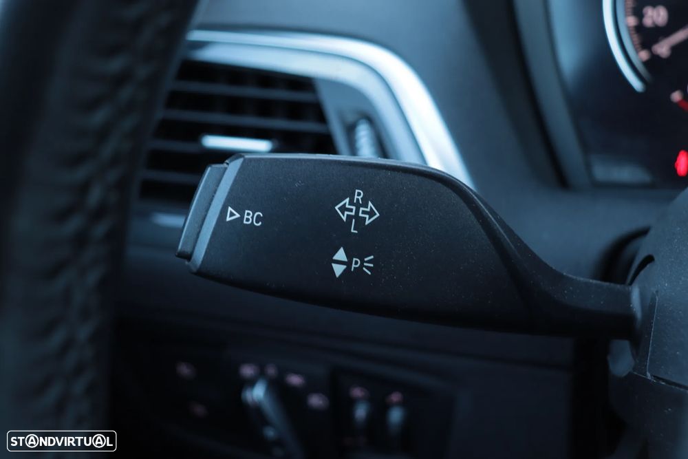 BMW 118 d Pack M - 26