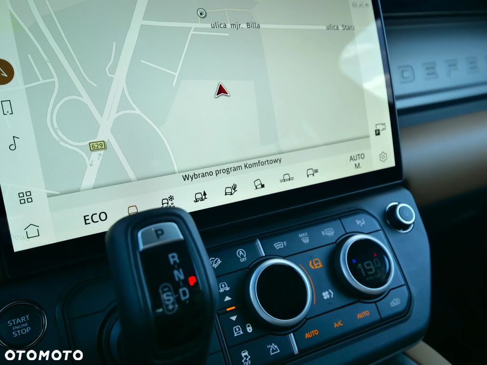 Land Rover Defender - 39