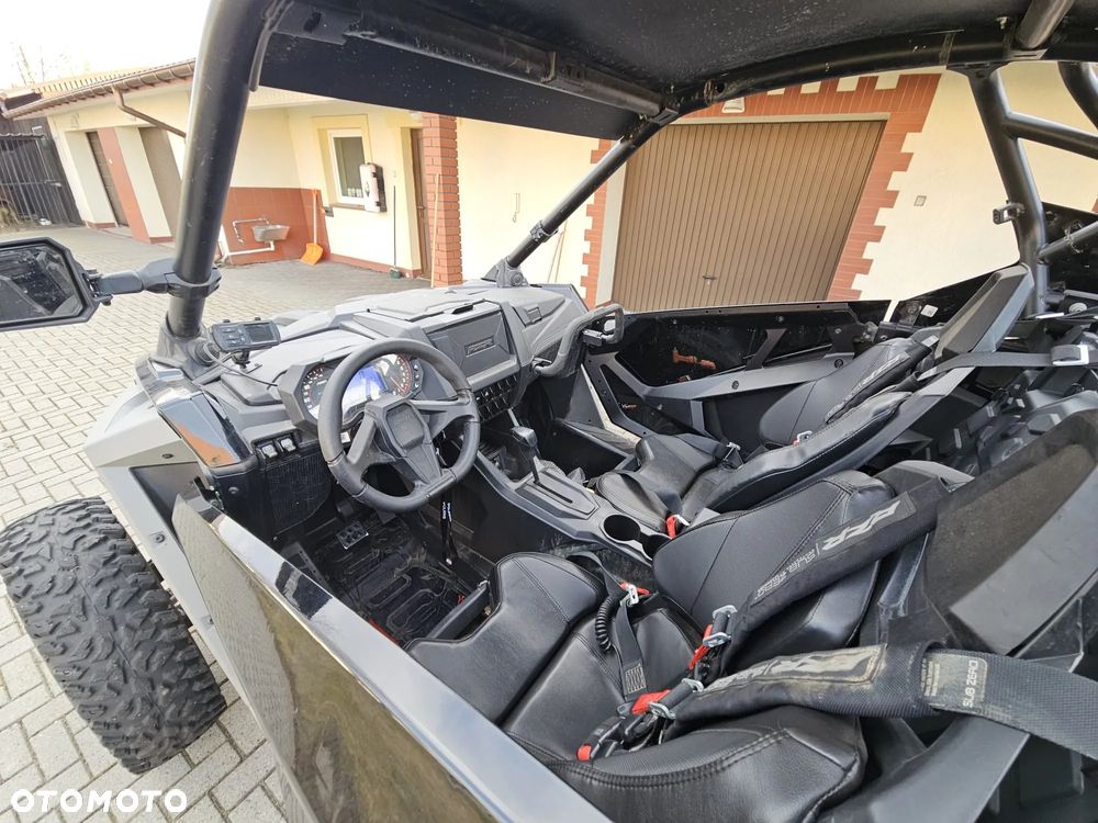 Polaris RZR - 6