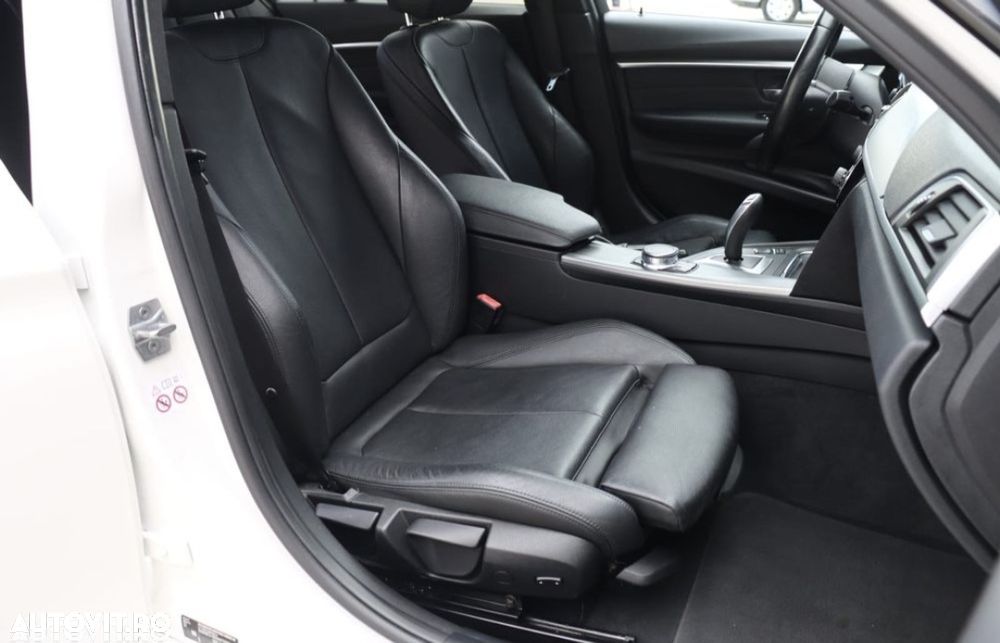 BMW Seria 3 330e iPerformance M Sport - 6