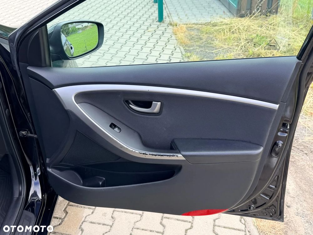 Hyundai i30 1.6 CRDi Comfort - 17