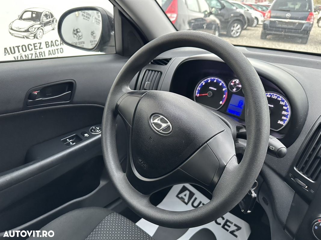 Hyundai i30 i30cw 1.6 blue Classic - 25