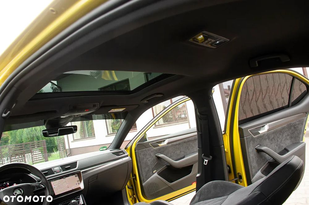 Skoda Superb 2.0 TDI DSG Sportline - 20