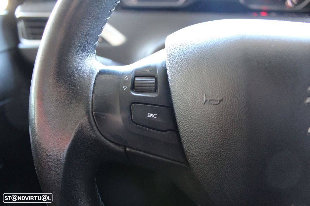 Peugeot 208 1.2 PureTech Style - 16