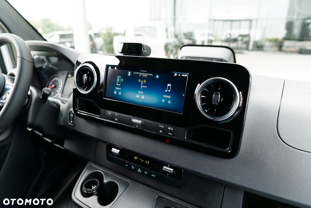 Mercedes-Benz Sprinter - 16