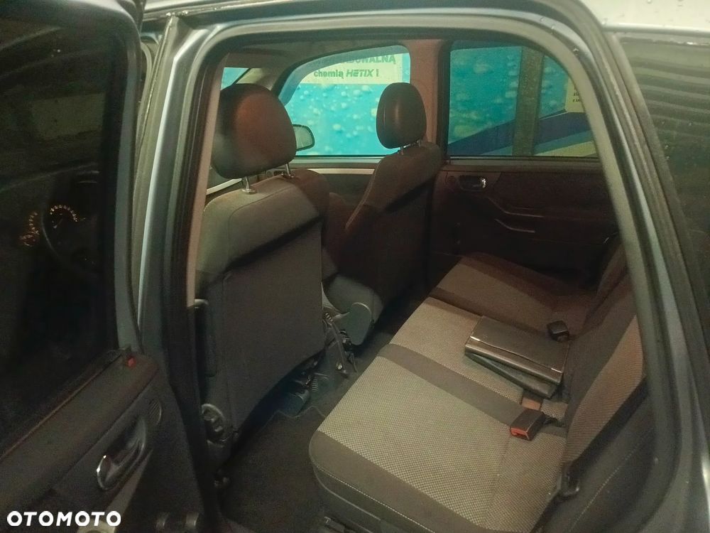 Opel Meriva - 9