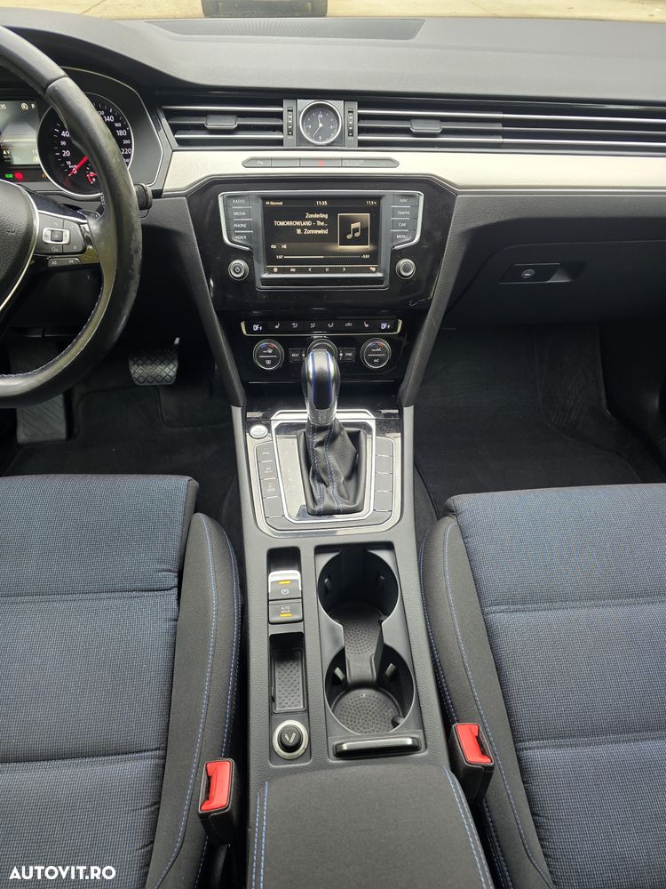 Volkswagen Passat - 18