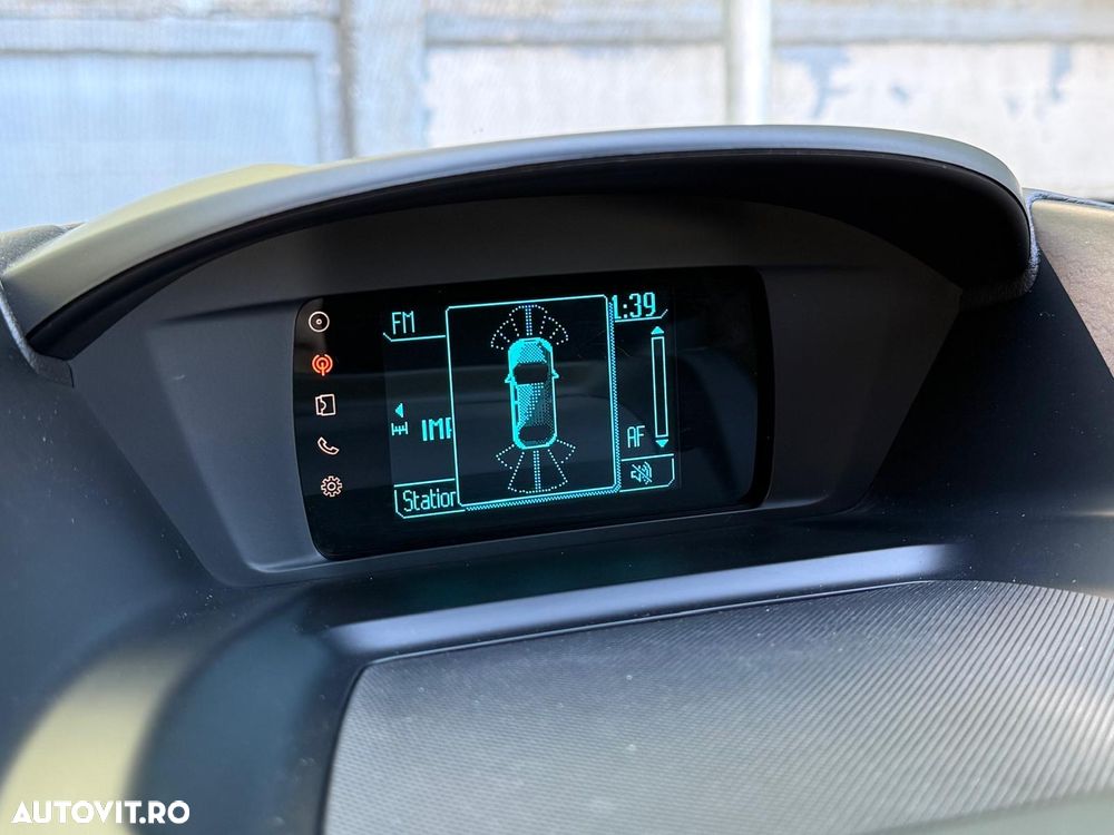 Ford Kuga - 23