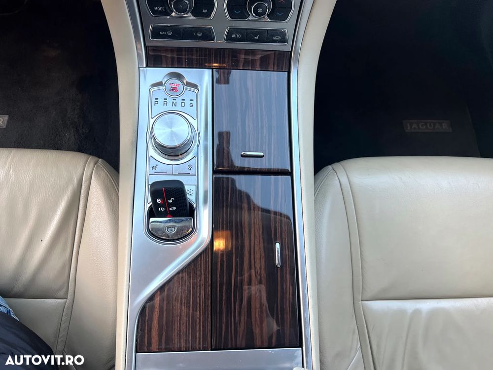 Jaguar XF 2.2D Luxury - 18