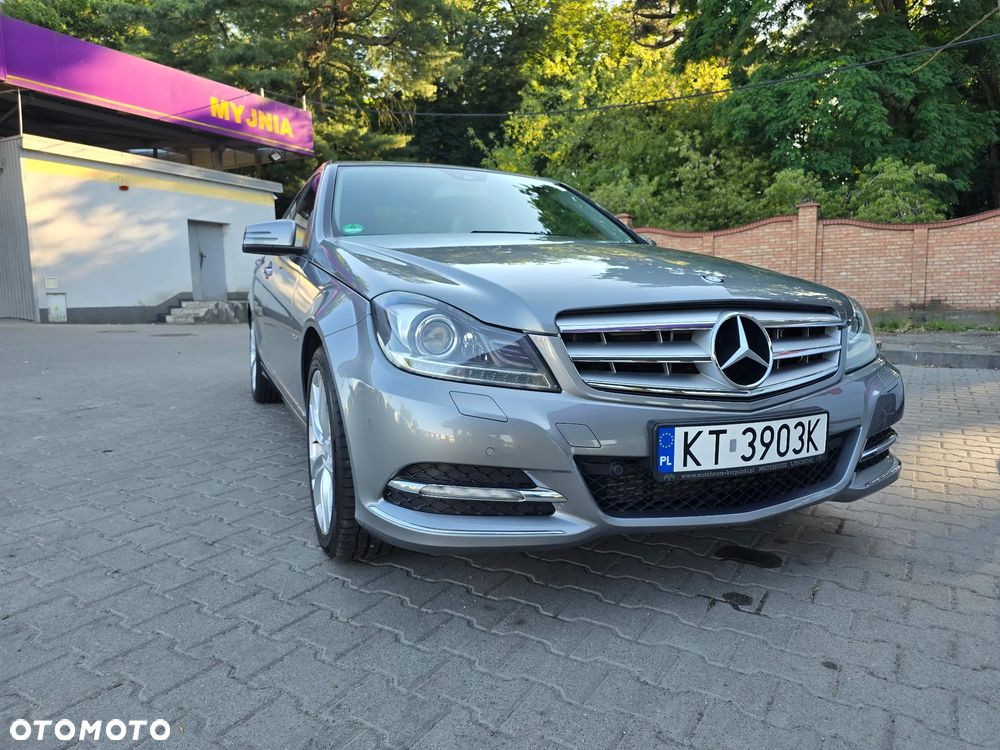 Mercedes-Benz Klasa C 180 CGI BlueEff Avantgarde - 8
