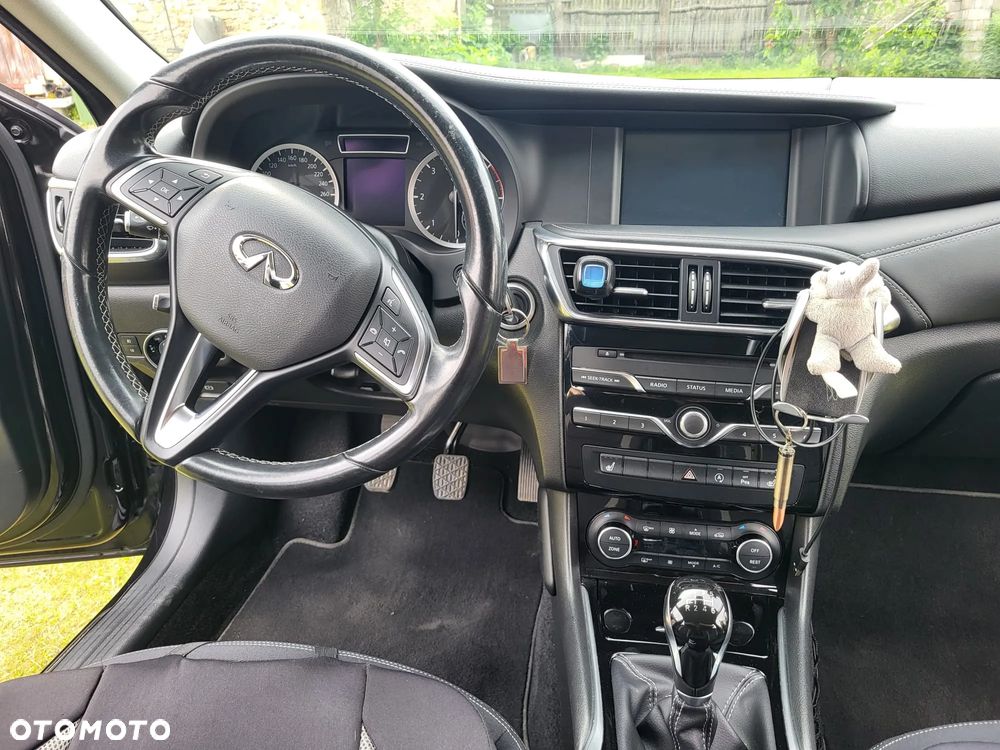 Infiniti Q30 1.5d - 10
