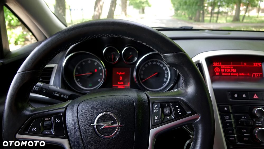 Opel Astra 1.6 Turbo - 17