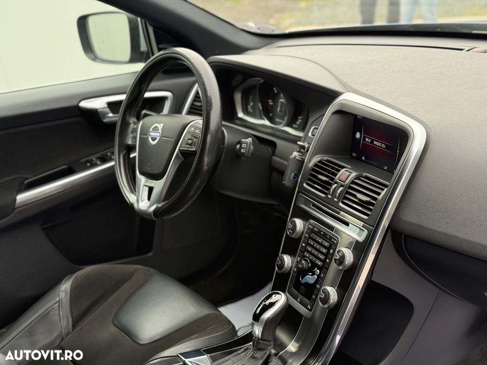 Volvo XC 60 D4 R-Design - 11