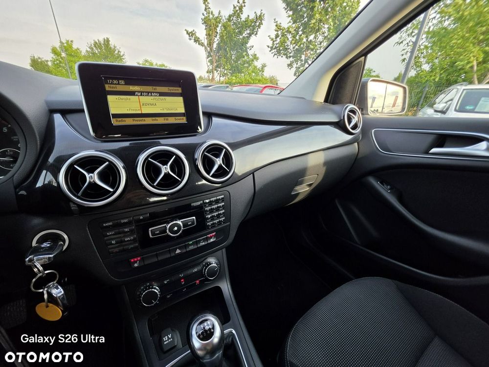 Mercedes-Benz Klasa B 180 CDI (BlueEFFICIENCY) - 36