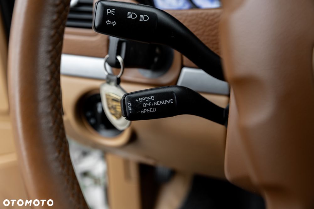 Porsche Cayenne - 36