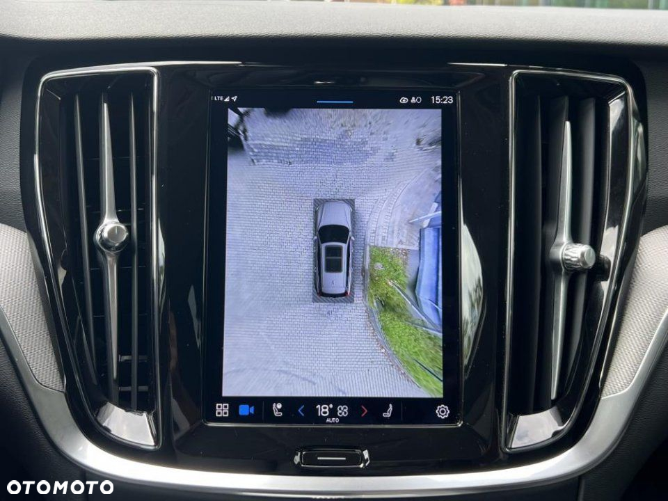 Volvo V60 Cross Country - 17