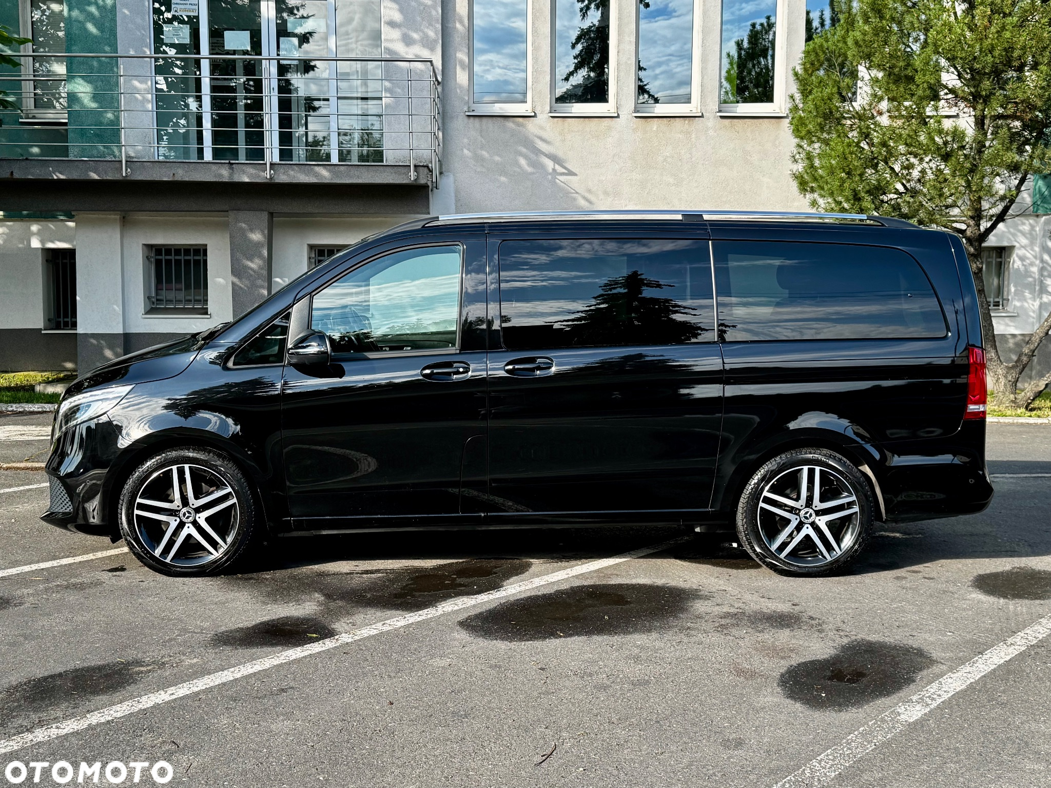 Mercedes-Benz Klasa V 300 d 4-Matic Avantgarde 9G-Tronic (d³ugi) - 2