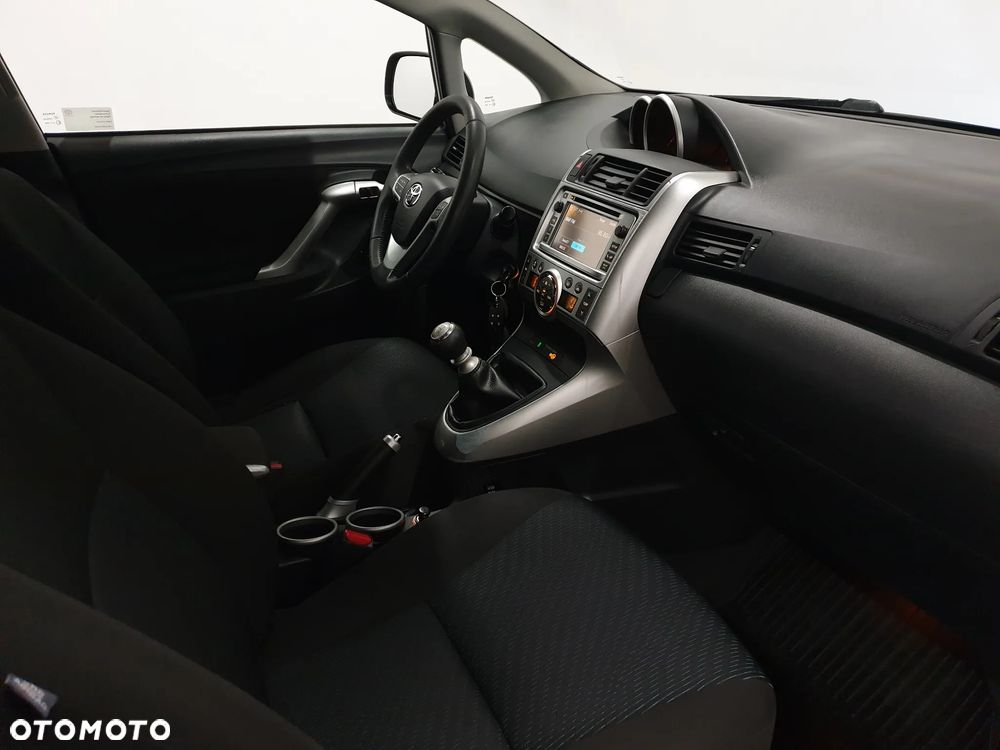 Toyota Verso 2.0 D-4D Premium - 17
