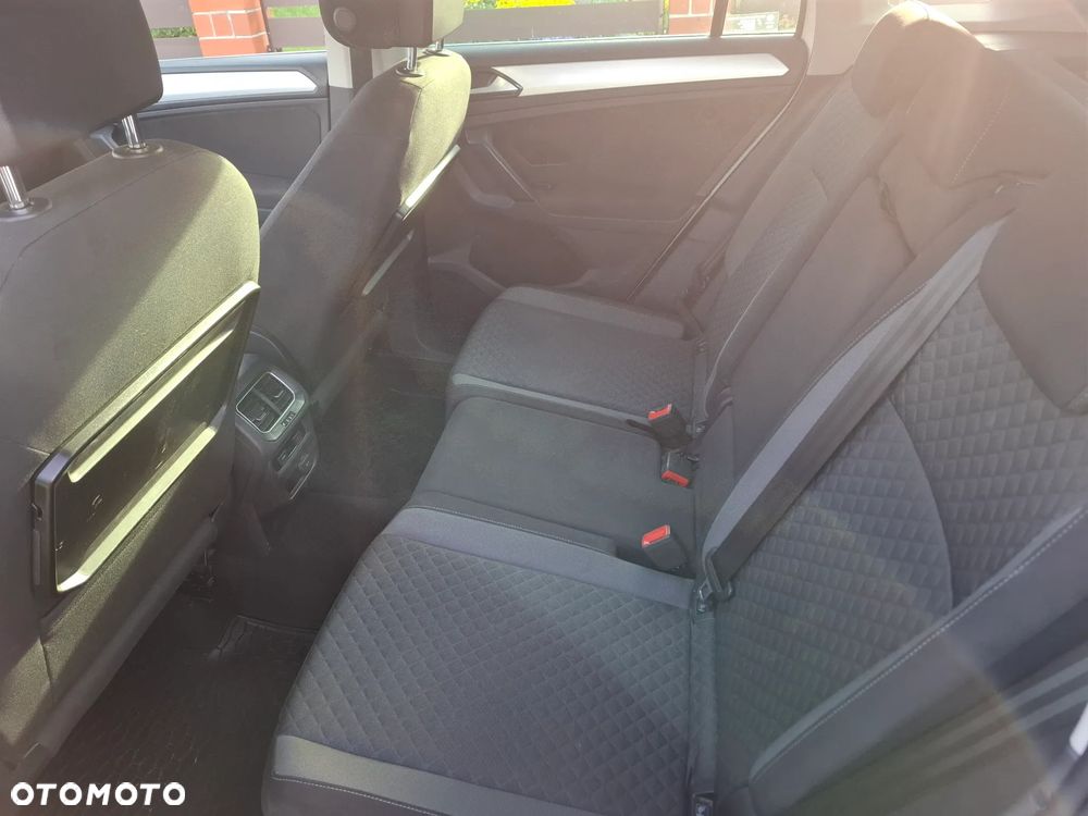 Volkswagen Tiguan - 16