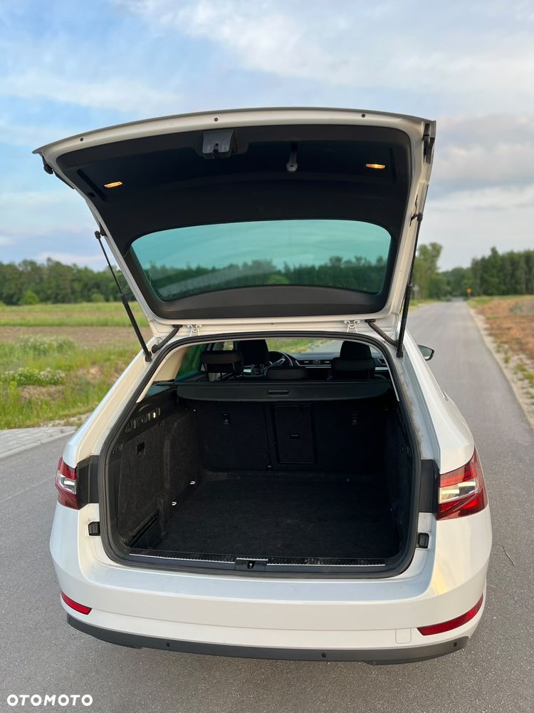 Skoda Superb 1.6 TDI DSG Active - 24
