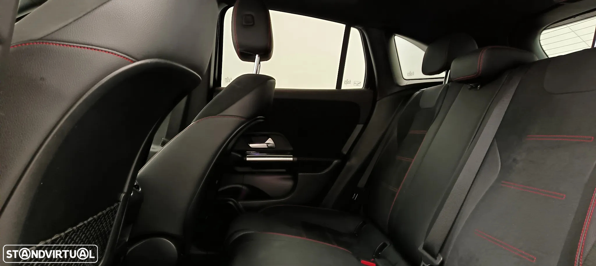 Mercedes-Benz GLA 180 d AMG Line - 29