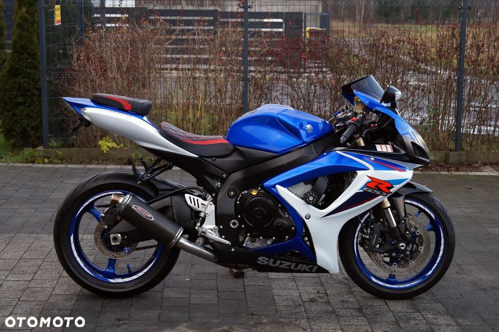 Suzuki GSX-R - 6