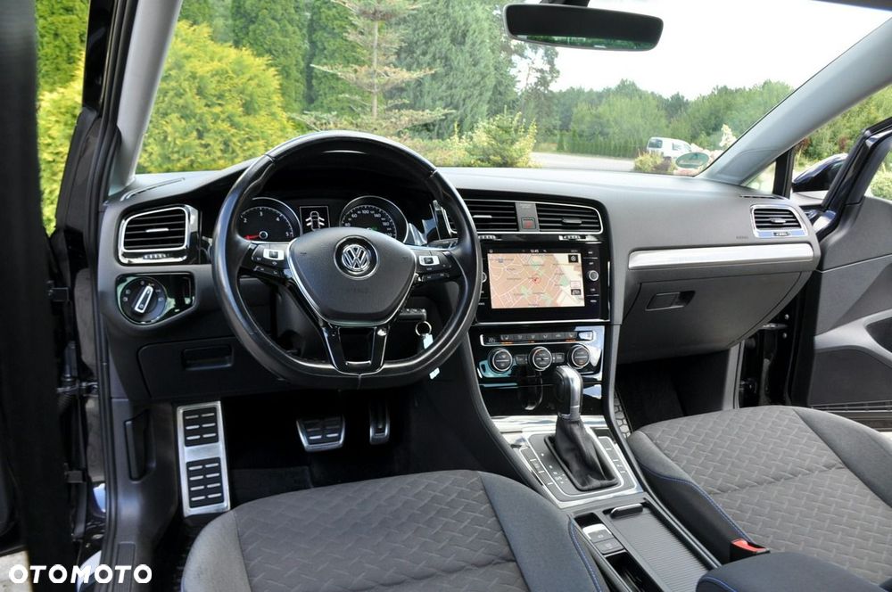 Volkswagen Golf - 29