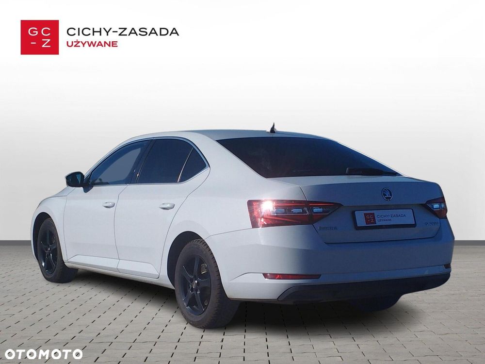 Skoda Superb 2.0 TDI SCR Style DSG - 3