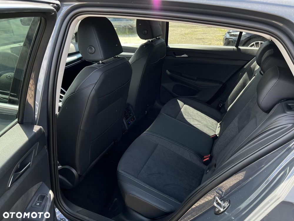 Volkswagen Golf - 22