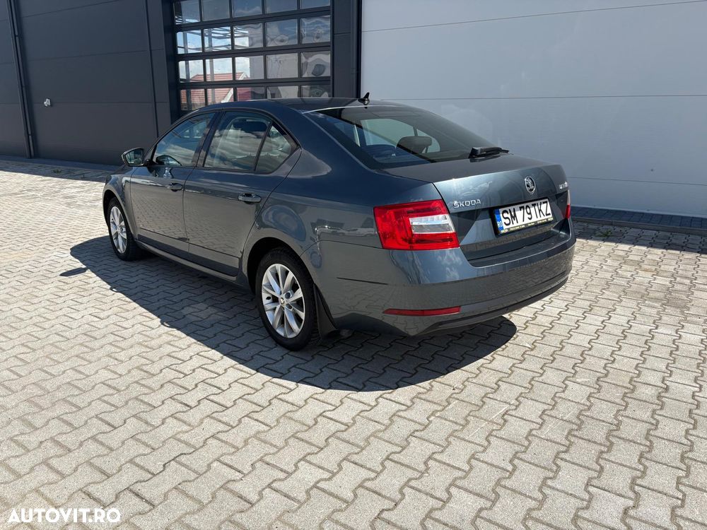 Skoda Octavia 2.0 TDI DSG Ambition - 13