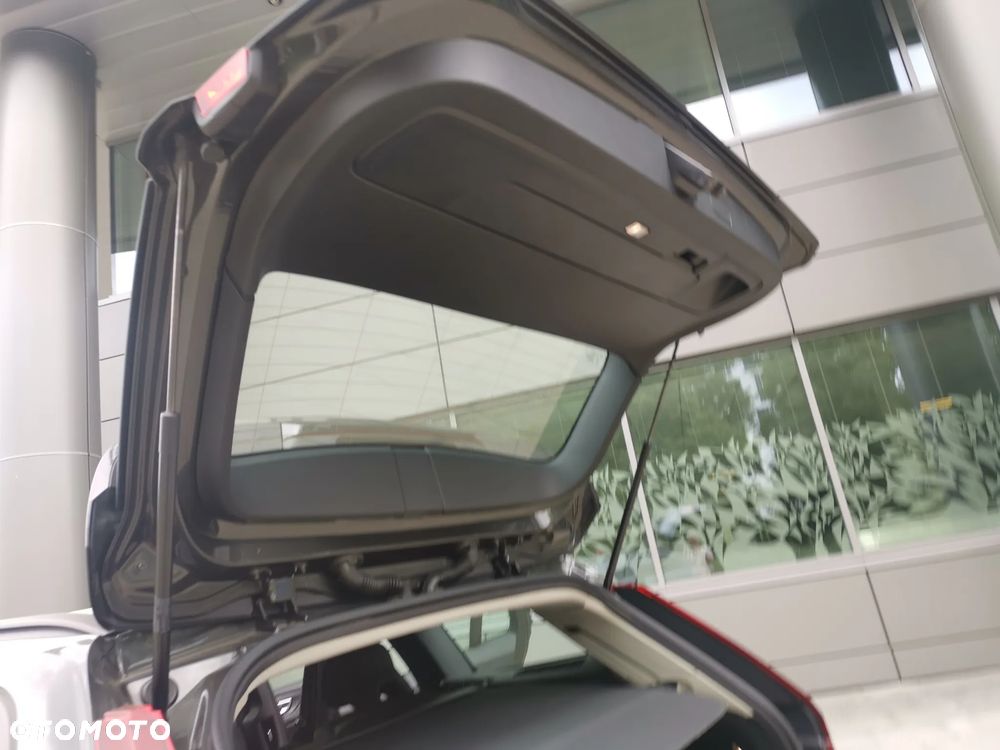 Volvo V60 B4 D Momentum - 17