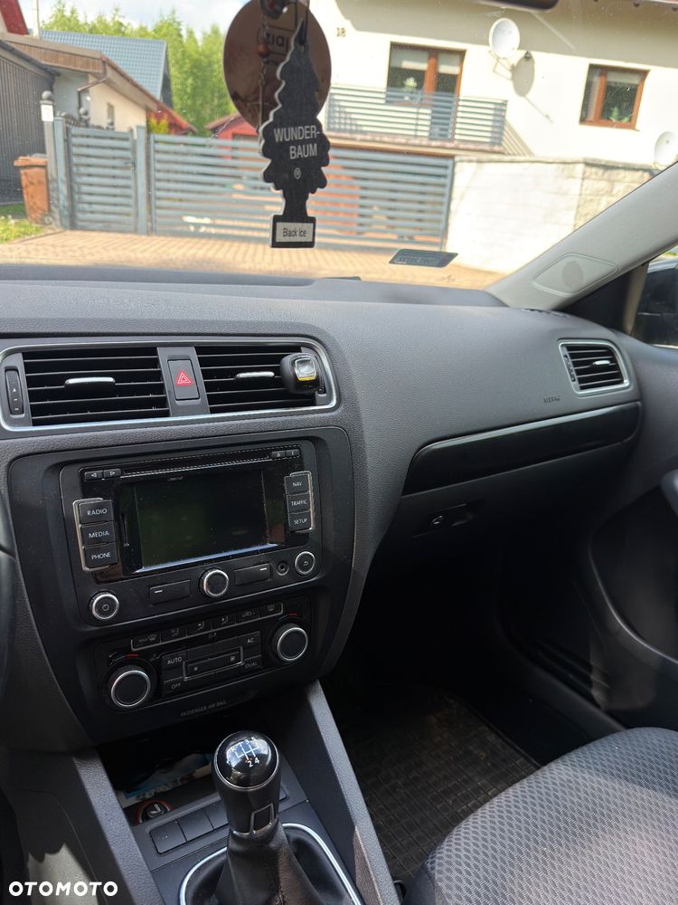 Volkswagen Jetta 1.6 TDI DPF Comfortline - 11