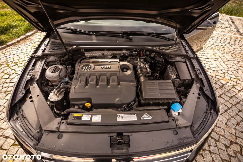 Volkswagen Passat Variant 2.0 TDI SCR DSG Highline - 40