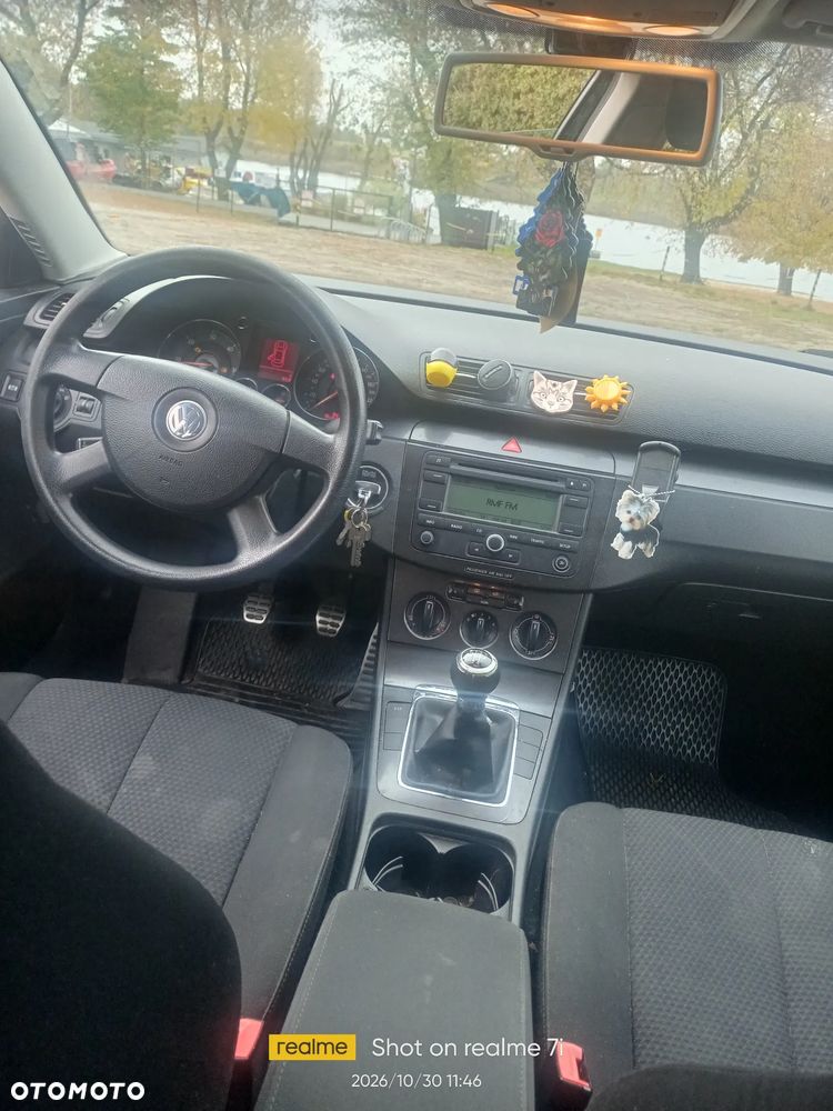 Volkswagen Passat - 1