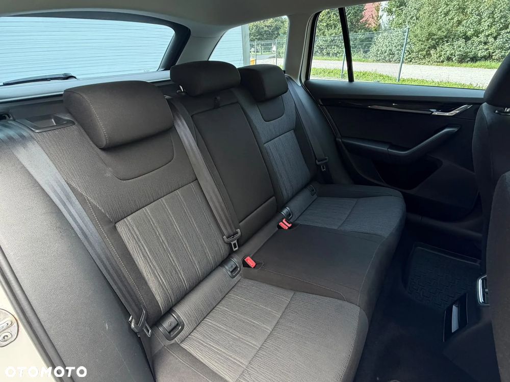 Skoda Octavia 2.0 TDI Style DSG - 15